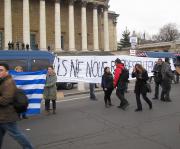 Solidarité avec la Grèce - devant  l'Assemblée 1